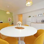 Nature Flat روما